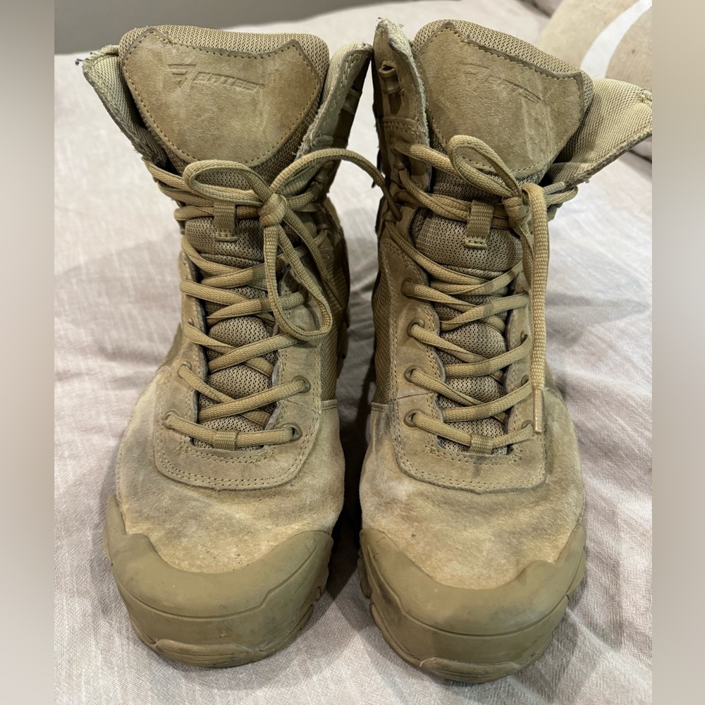 Men’s Bates side zip boot. Size 12.